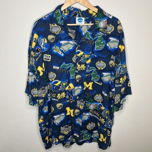NCAA Michigan Wolverines Football Hawaiian Shirt VF Imagewear Sz XXL - Picture 1 of 6